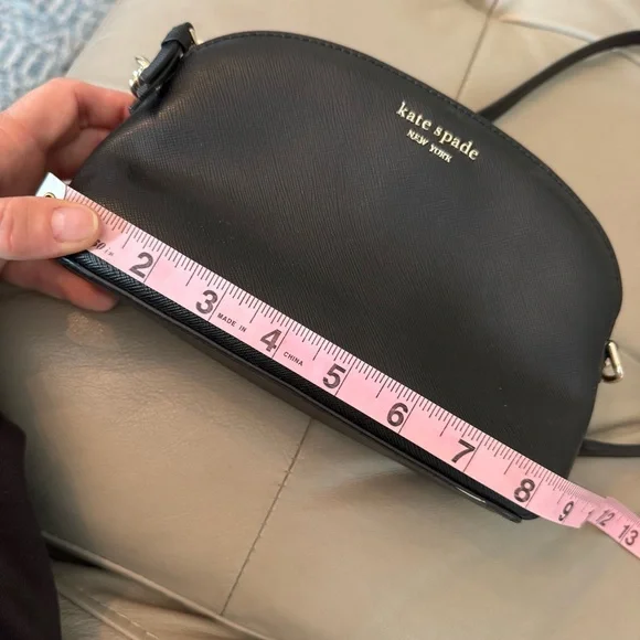 Kate Spade Black Crossbody Bag with Gold Chain - Picture 4 of 10
